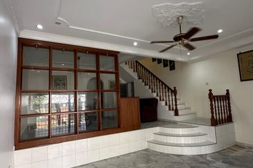 SL7, Bandar Sungai Long