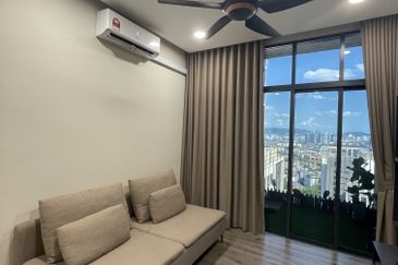 Henna Residence @ The Quartz