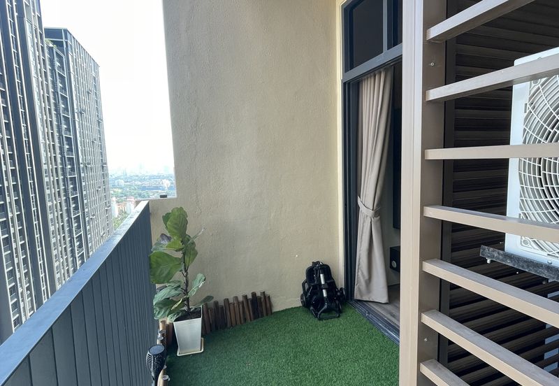 Henna Residence @ The Quartz