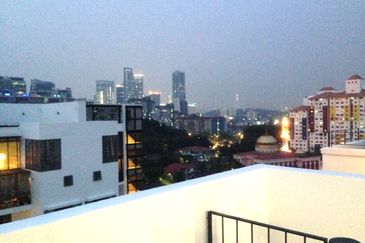 Centrio SoHo @ Pantai Hillpark