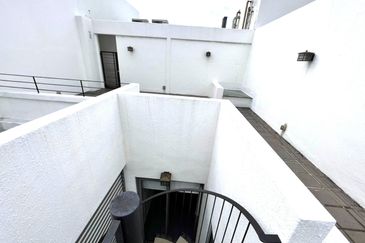 Centrio SoHo @ Pantai Hillpark