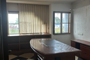 Second-Floor Shop Office@Balakong