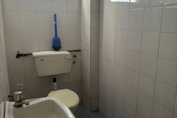 Second-Floor Shop Office@Balakong