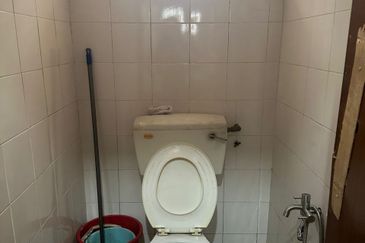 Second-Floor Shop Office@Balakong