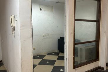 Second-Floor Shop Office@Balakong