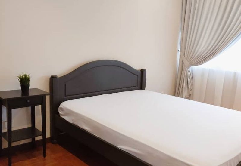 Merak Kayangan Court