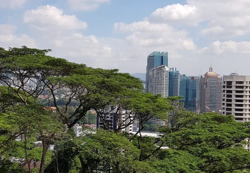 Merak Kayangan Court