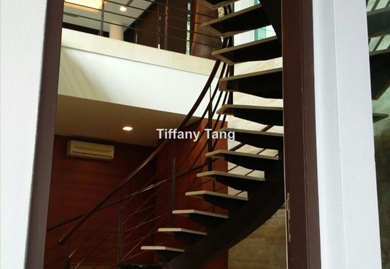 Resort-styled Custom-designed Bungalow (Must See!)