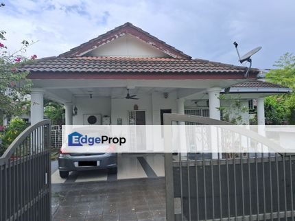 Charming Single Storey Garden Bungalow, Selangor, Semenyih