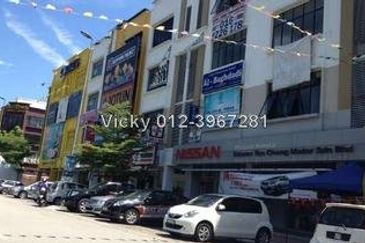 Taman Industrial Sungai Buloh (TSB Commercial Centre)