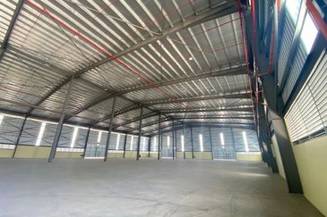 West Port, Pulau Indah