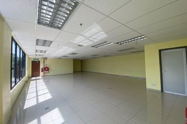 West Port, Pulau Indah