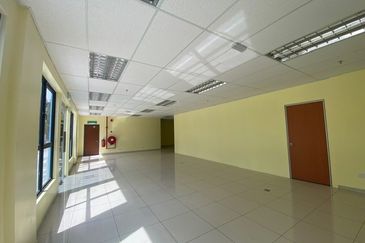 West Port, Pulau Indah