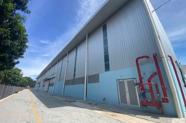 West Port, Pulau Indah