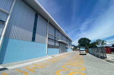 West Port, Pulau Indah