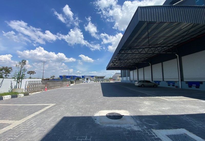 West Port, Pulau Indah