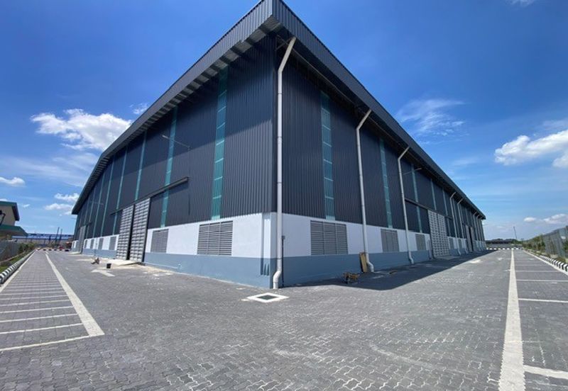 West Port, Pulau Indah