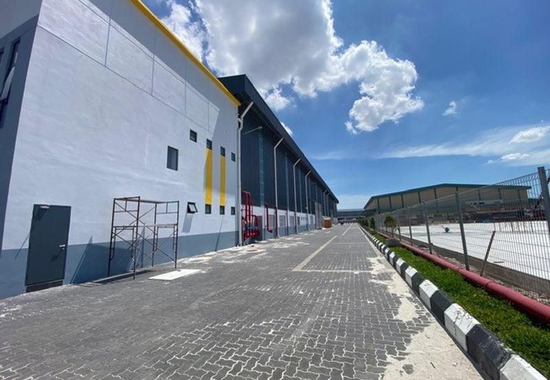 West Port, Pulau Indah