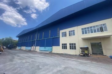 West Port, Pulau Indah