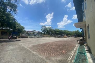 West Port, Pulau Indah