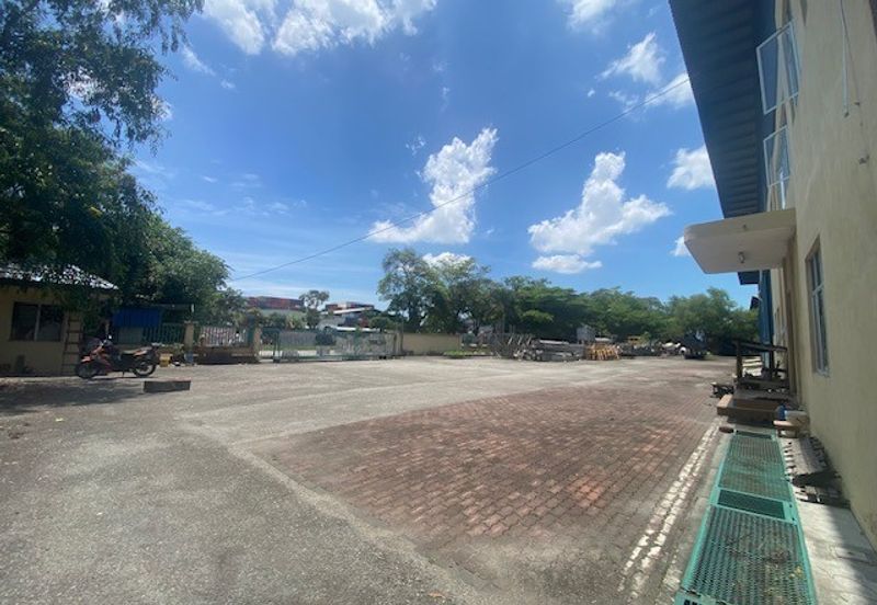 West Port, Pulau Indah