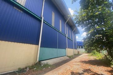 West Port, Pulau Indah