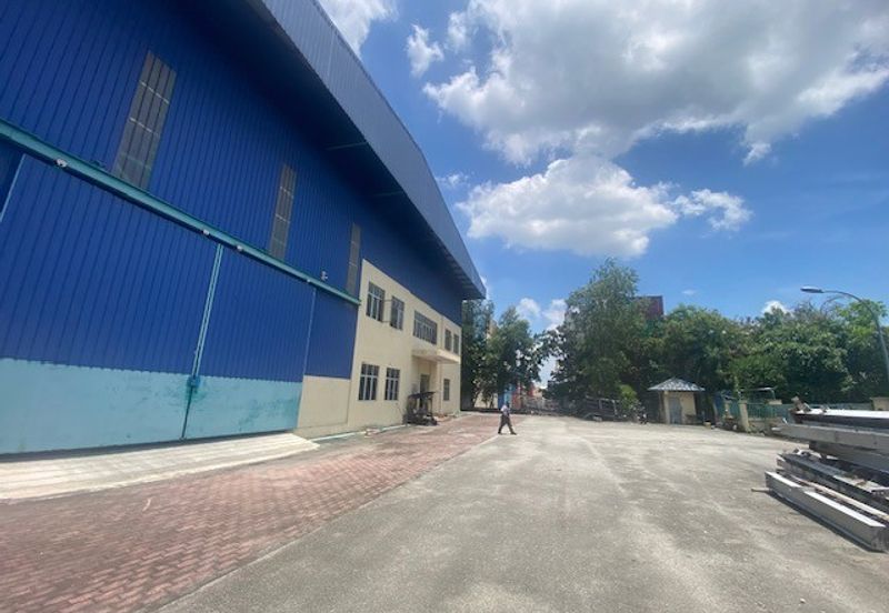 West Port, Pulau Indah