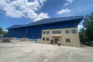 West Port, Pulau Indah