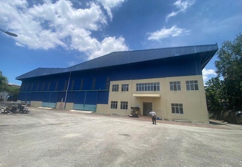 West Port, Pulau Indah