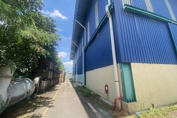 West Port, Pulau Indah