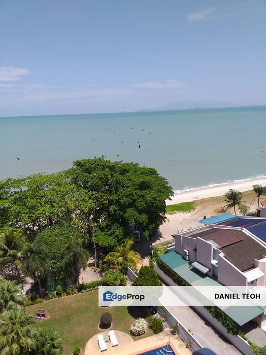 Beachfront Villa Ria Condominium Tanjung Bungah Penang , Penang, Tanjung Bungah