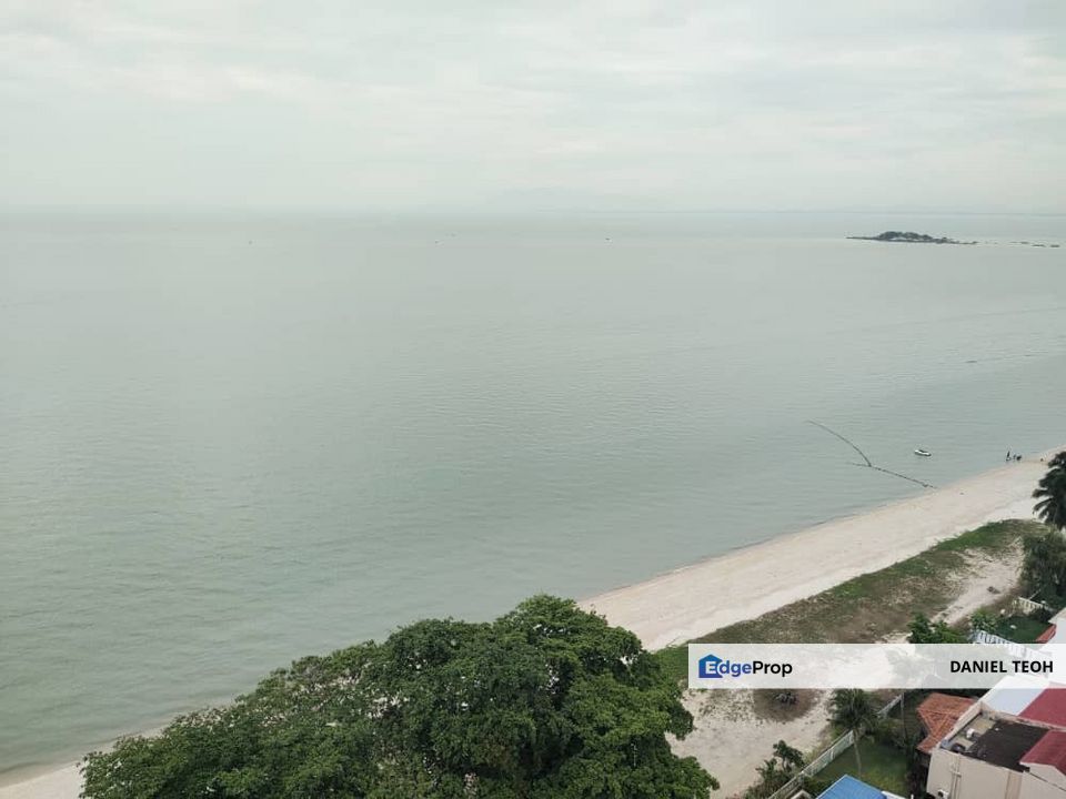 Beachfront Villa Ria Condominium Tanjung Bungah Penang , Penang, Tanjung Bungah
