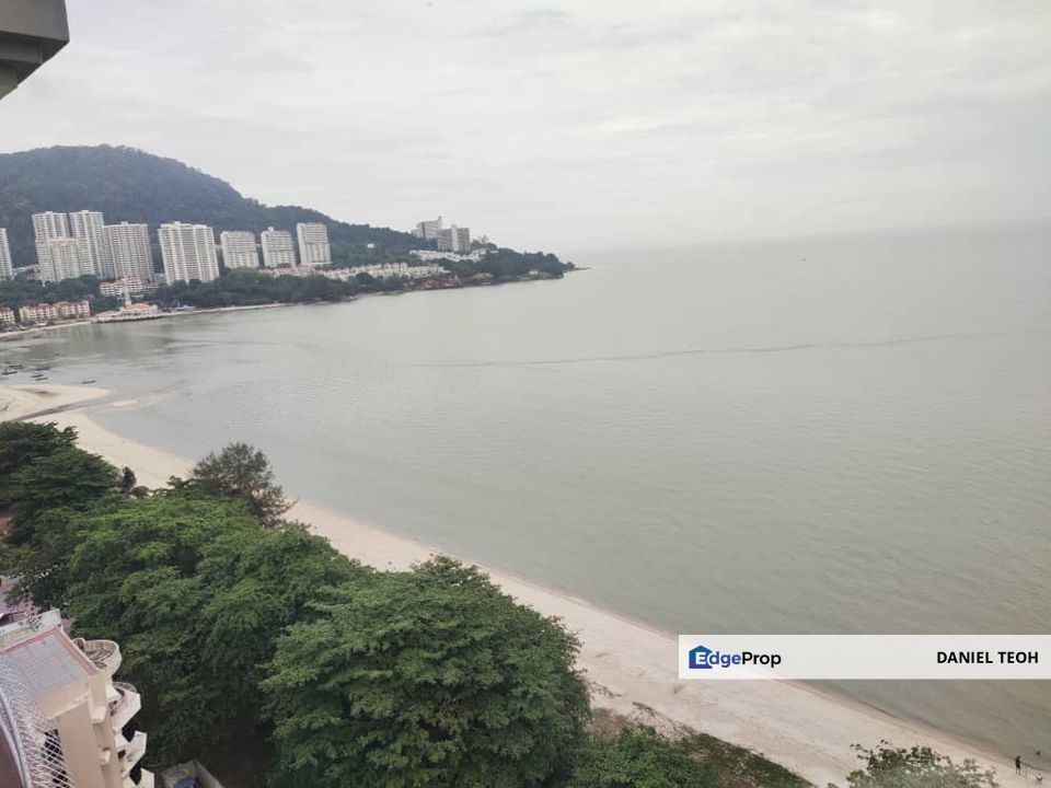 Beachfront Villa Ria Condominium Tanjung Bungah Penang , Penang, Tanjung Bungah