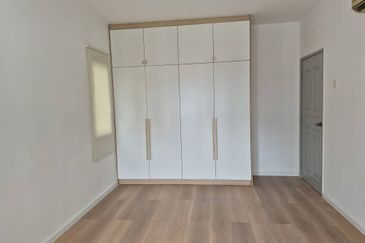 Endah Regal Condominium