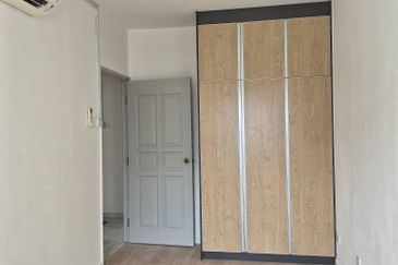 Endah Regal Condominium