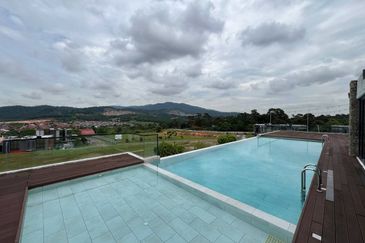 Cube On Hill ( Taman Bukit Pulai )