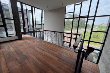 Cube On Hill ( Taman Bukit Pulai )