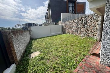 Cube On Hill ( Taman Bukit Pulai )