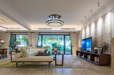 Forest City, Duty Free Island