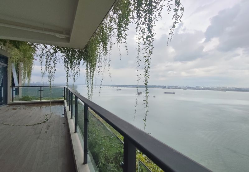 Forest City, Duty Free Island