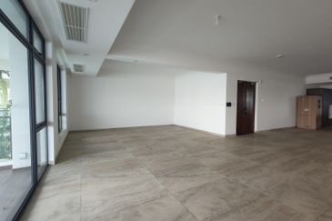 Forest City, Duty Free Island