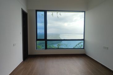 Forest City, Duty Free Island