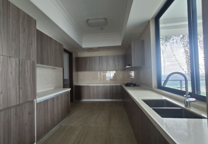 Forest City, Duty Free Island