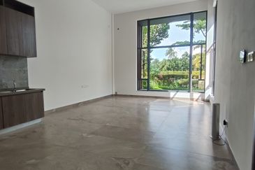 Forest City Golf Resort, Gelang Petah