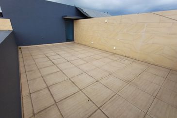 Forest City Golf Resort, Gelang Petah