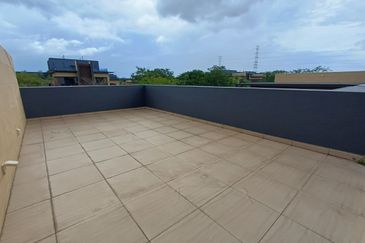 Forest City Golf Resort, Gelang Petah