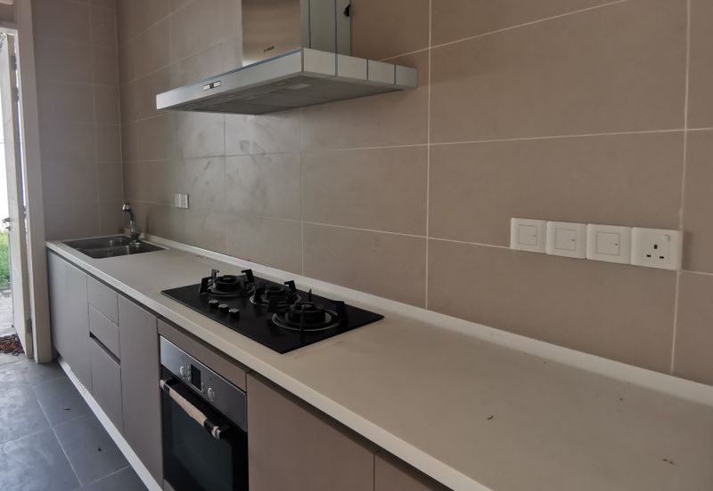 Emerald Bay @ Puteri harbour