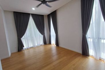 Emerald Bay @ Puteri harbour