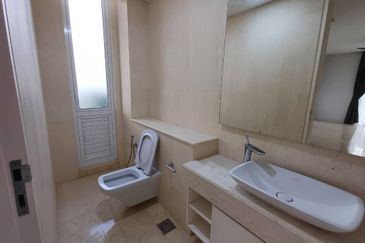 Emerald Bay @ Puteri harbour