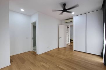 Emerald Bay @ Puteri harbour